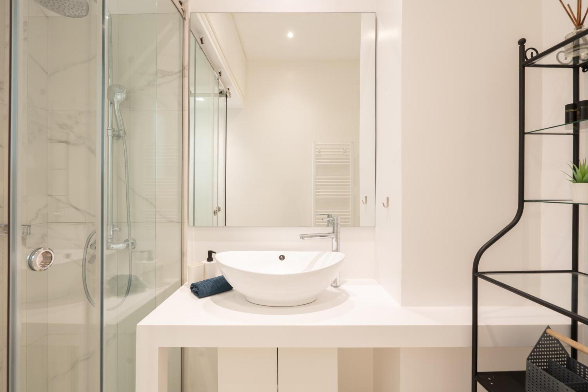 Sophisticated Modern Apt In Athens Center Zewnętrze zdjęcie